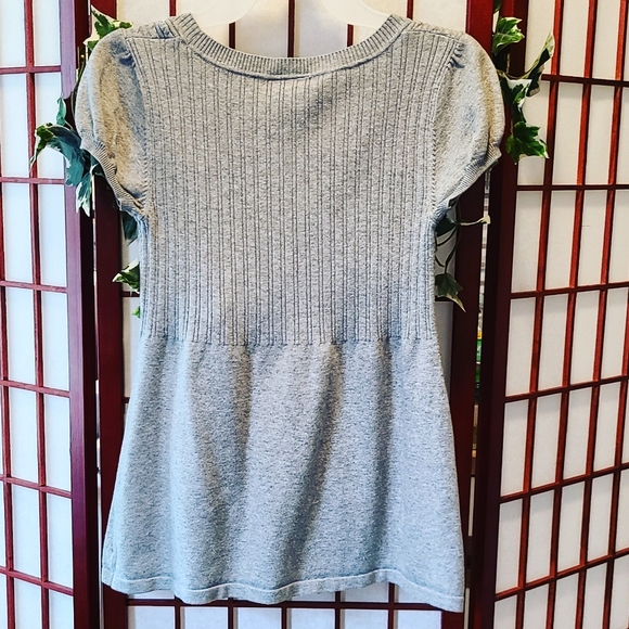 Gray Short sleeve Knit Top/ M - Picture 2 of 3